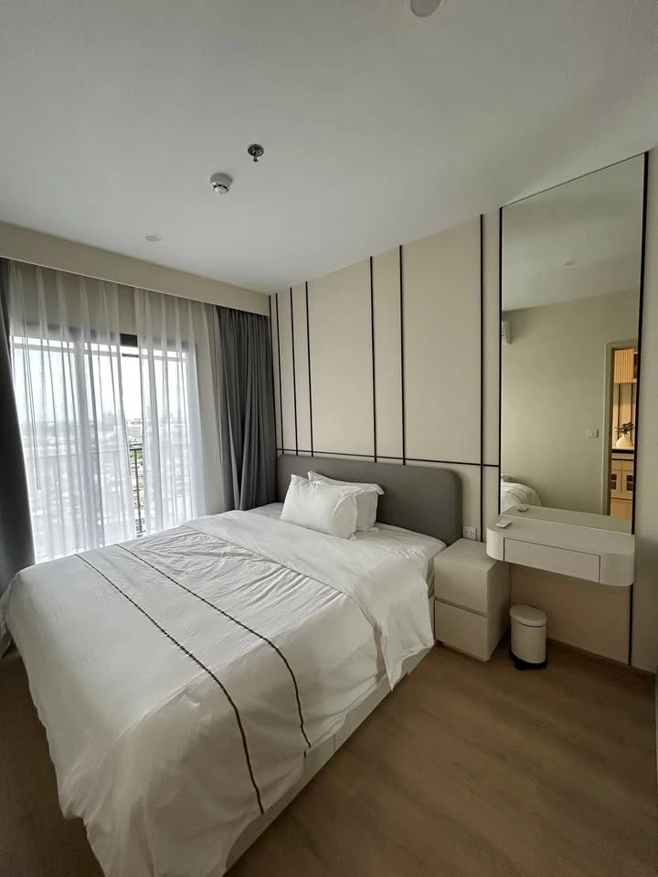 For rent: Life Rama 4 – Asoke, fully furnished room, ready to move in, white tone, comfortable to the eyes, affordable price, come and reserve, don't