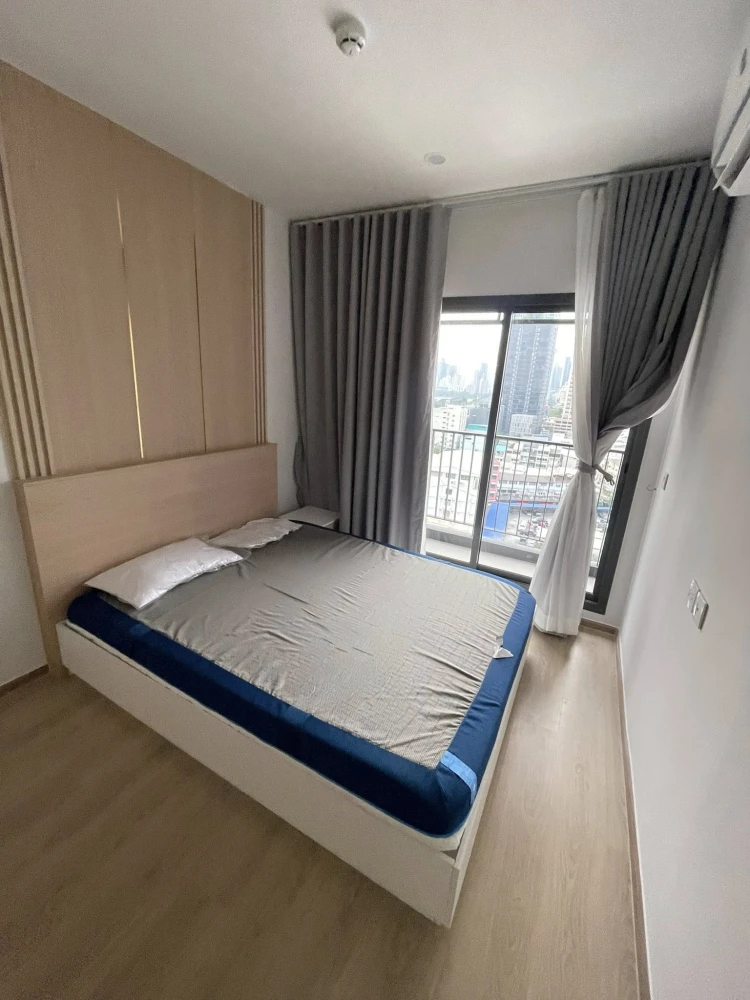 For rent: Life rama4-asoke, 12th floor room, high view, spacious room, comfortable living, complete facilities, all here in one place. Book now, don't