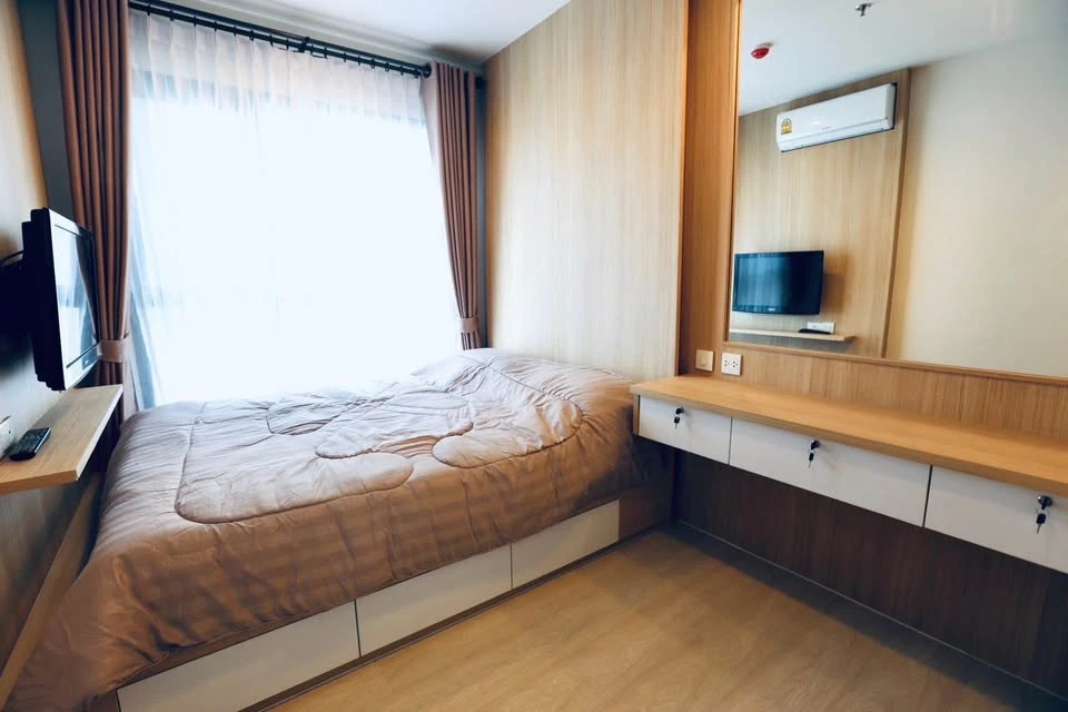 For rent: Life Sukhumvit 48, 17th floor, Building S, very beautiful view, fully decorated, excellent built-in furniture, move in now.