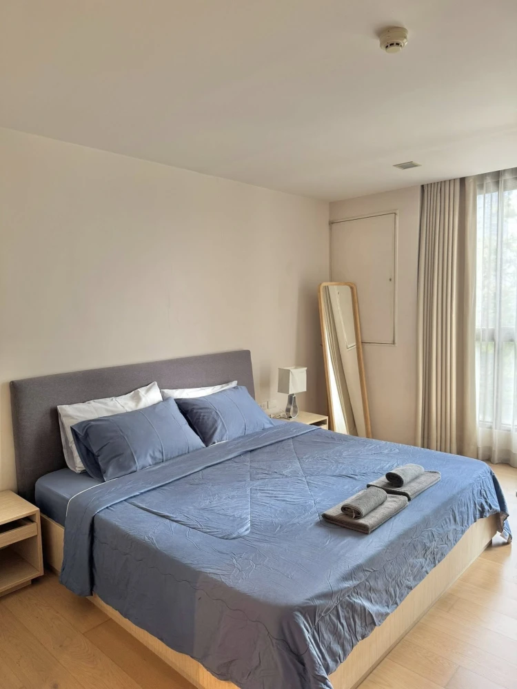 For rent: Liv@49 (Sukhumvit 49), 6th floor, fully furnished, ready to move in. Book now! Don't miss out!