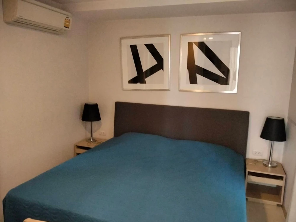 For rent: Liv@49 (Sukhumvit 49). Nice, fully furnished room. Book now! Don't miss out!