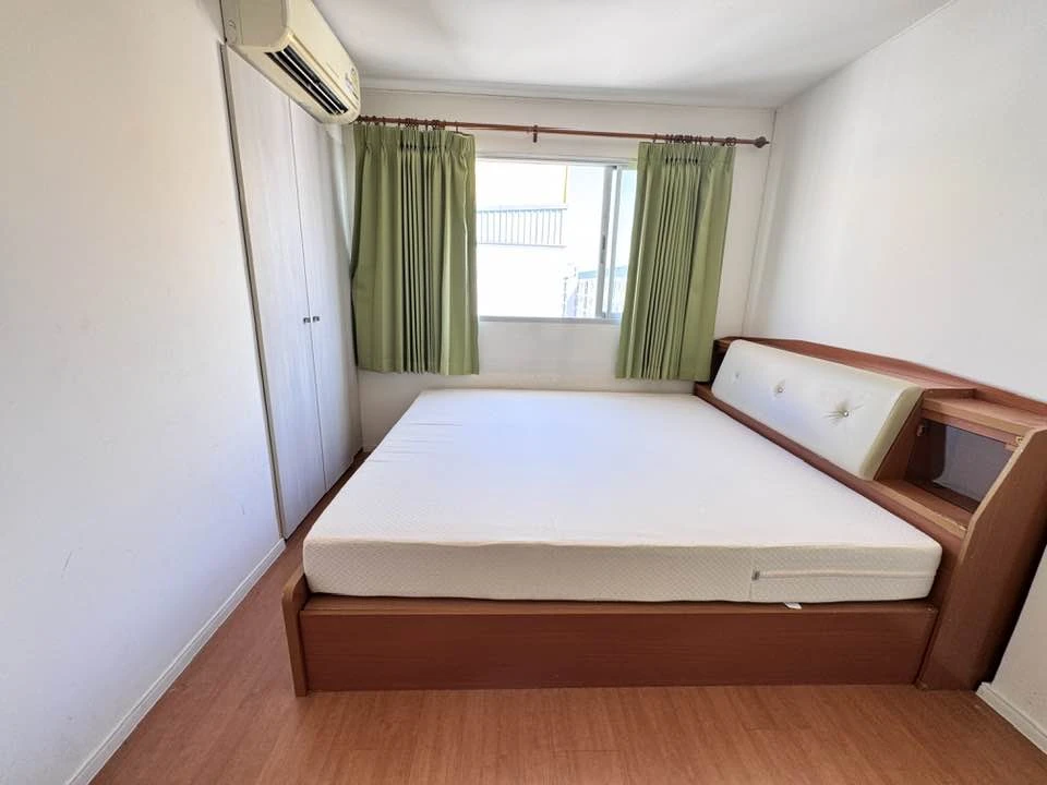 For rent: Lumpini Condotown Chonburi - Sukhumvit, 8th floor, partitioned unit, fully furnished. Book now!