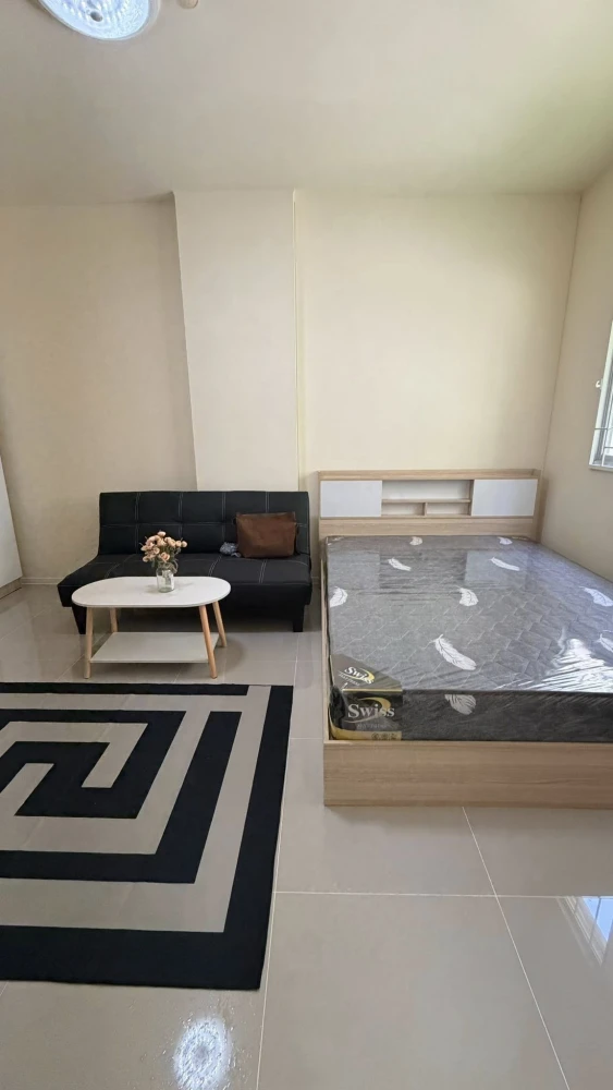 For rent: Lumpini Condotown Chonburi - Sukhumvit, 1st floor unit, fully furnished. Just bring your suitcase and move in!