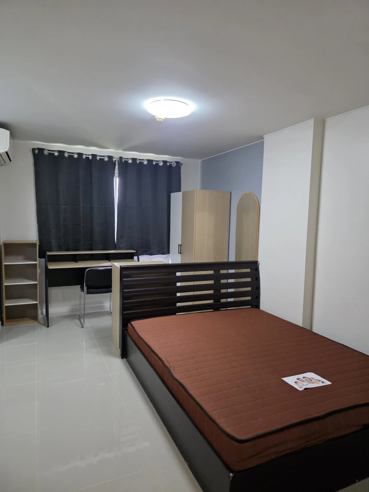 For rent: Lumpini Condotown Chonburi - Sukhumvit, 8th floor unit, fully furnished with appliances. Don't miss out!