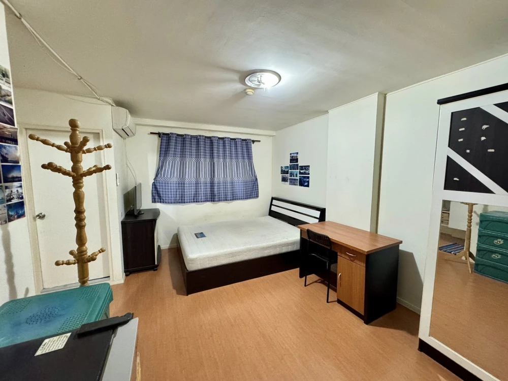 For rent: Lumpini Condotown Chonburi - Sukhumvit. Comfortable room. Comes with complete furniture and appliances. Don't miss it!