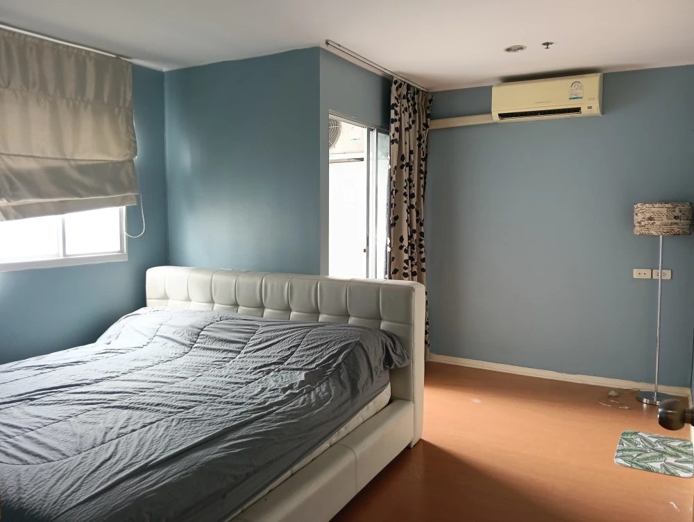 For rent: Lumpini Condo Town Ramintra – Nawamin, spacious room, lots of usable space, comes with complete furniture, book now.