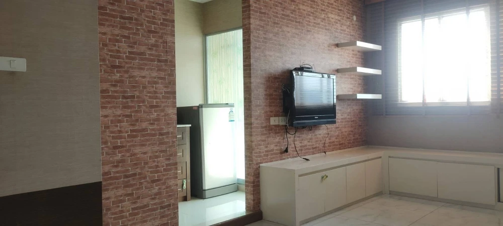 For rent: Lumpini Condo Town Ramintra – Nawamin, ready to move in, spacious, comfortable, divided into sections. Hurry and book, don't miss out!!