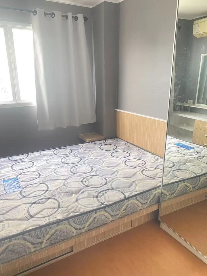 For rent: Lumpini Condo Town Ramintra – Nawamin. Fully furnished room at a great price. Just bring your belongings and move in!