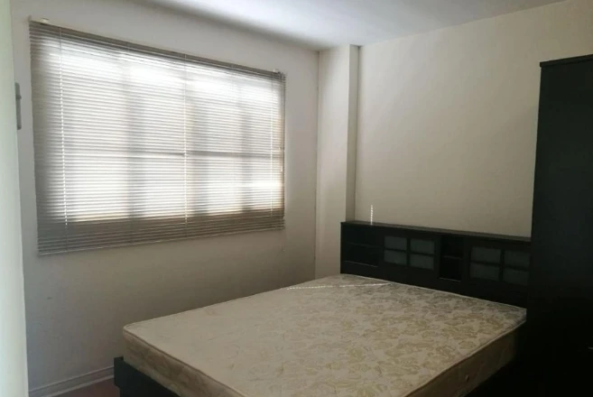 For rent: Lumpini Condo Town Rattanathibet, 4th floor, fully furnished, nice to live in, reserve now, hurry!