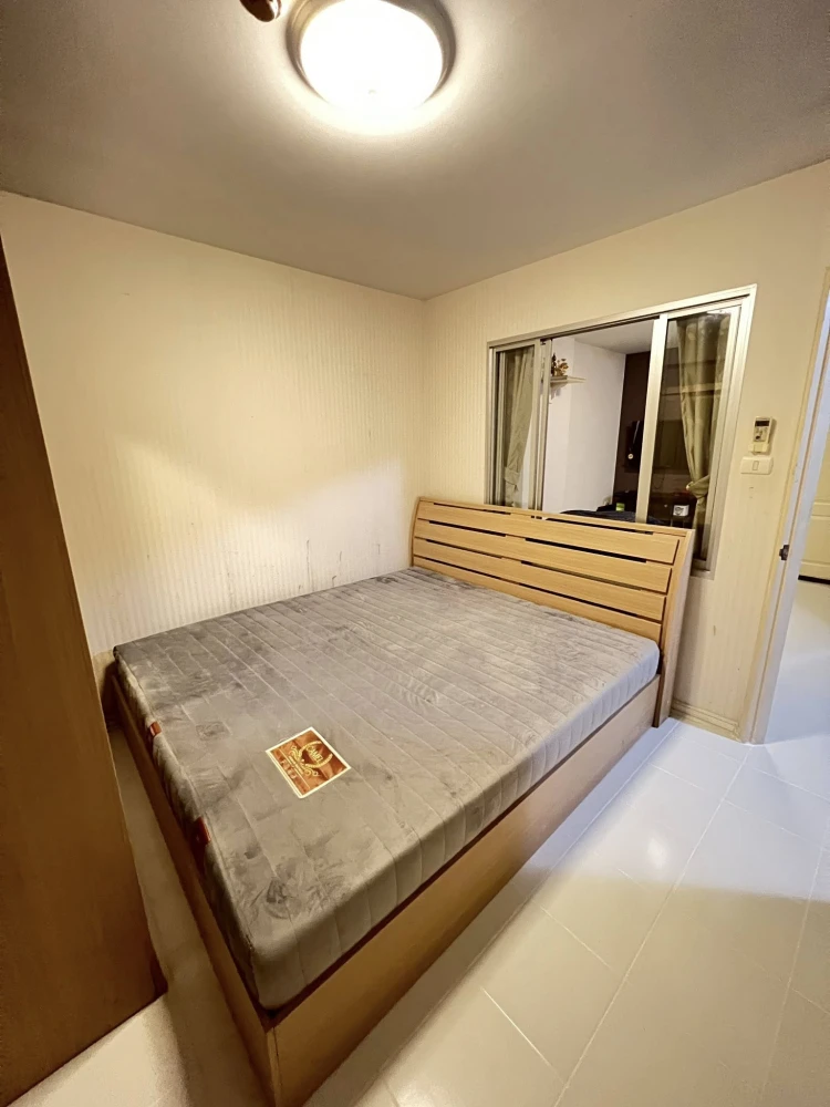 For rent: Lumpini Condo Town Rattanathibet, a nice room with complete furniture and appliances. Hurry and reserve now!