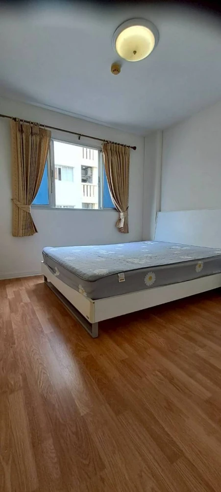 For rent: Lumpini Condo Town Rattanathibet. Ready to move in. Well-partitioned and divided into zones. Book now! Don't wait!