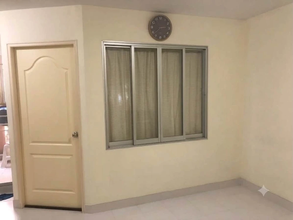 For rent: Lumpini Condo Town Rattanathibet, 1 bedroom, 1 bathroom. Excellent location and fully furnished. Book now!