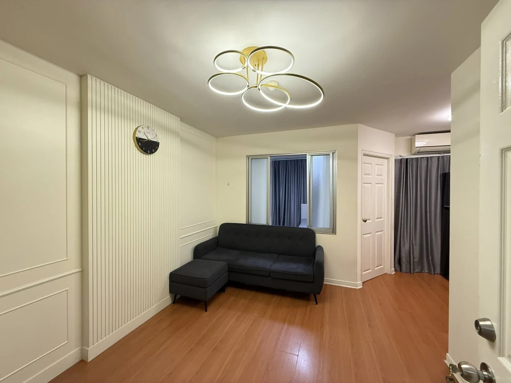 For rent: Lumpini Condotown Bodindecha-Ramkhamhaeng, a nice room, good location, convenient transportation, fully furnished, reserve now!