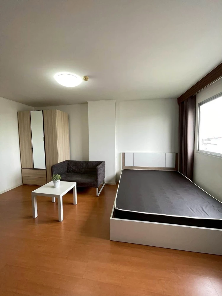 For rent: Lumpini Condotown Chonburi - Sukhumvit, 5th floor unit. Fully furnished, ready to move in!