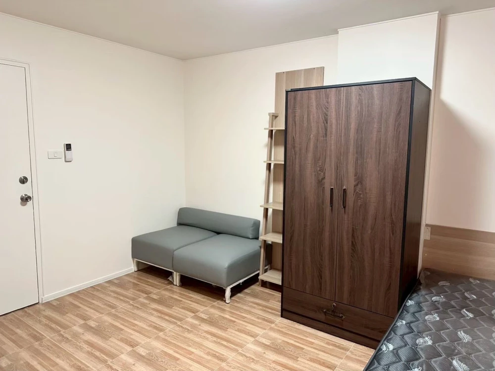 For rent: Lumpini Condotown Chonburi - Sukhumvit. Nice room on the 8th floor, fully furnished. Book now!