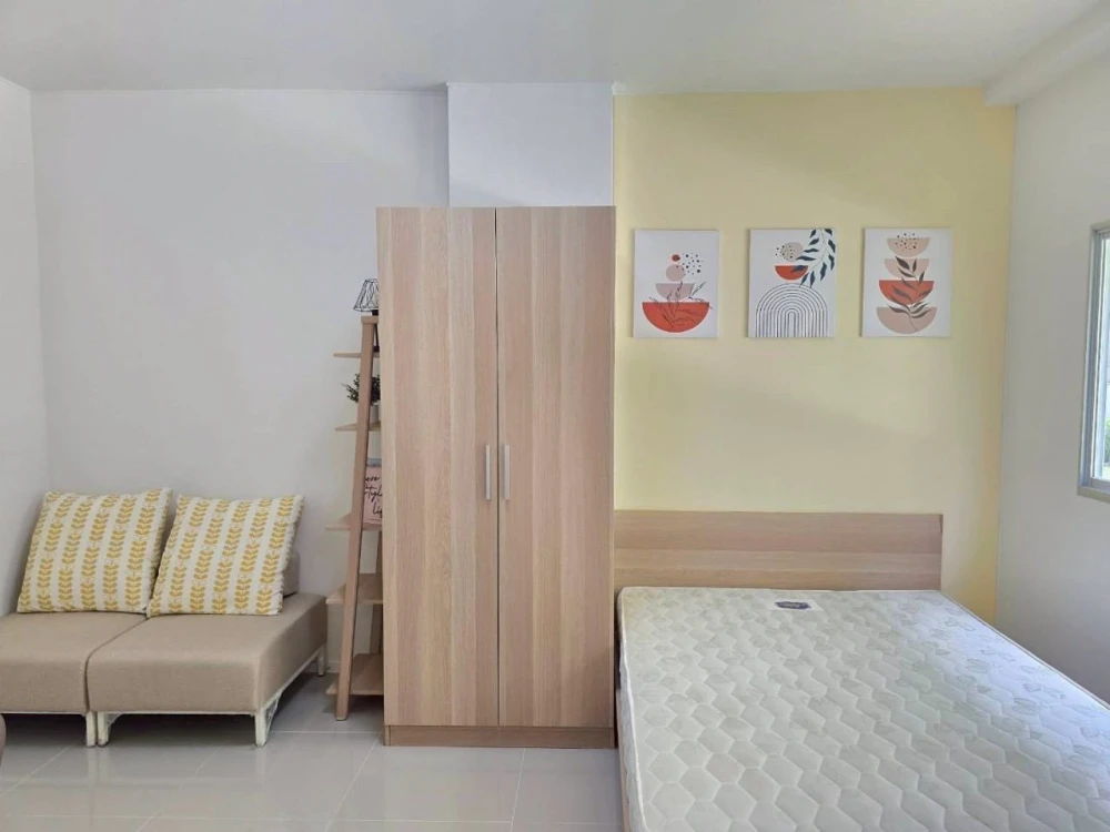 For rent: Lumpini Condotown Chonburi - Sukhumvit. Beautifully decorated minimalist-style room with full furnishings. Don't miss out!