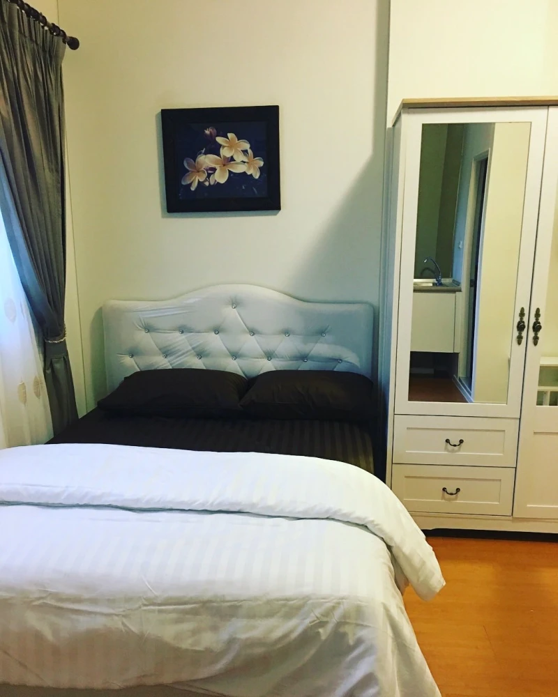 For rent: Lumpini CondoTown Romklao – Suvarnabhumi. Cozy room with complete furniture and appliances. Reserve now!