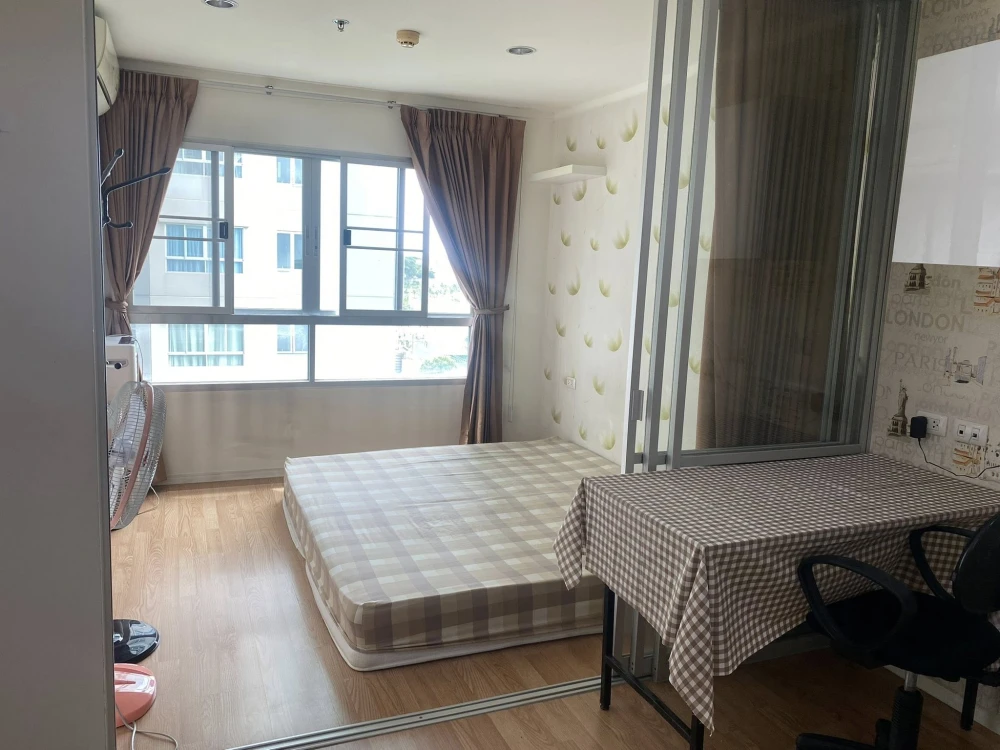 For rent: Lumpini Mega City Bangna, 6th floor unit. High-quality wallpaper and fully furnished. Book now!