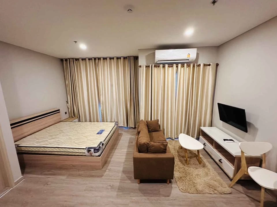 For rent: Lumpini Park Phahon 32, 17th floor, beautiful room in a minimalist style, beautiful city view, fully decorated with functions, must arrange.