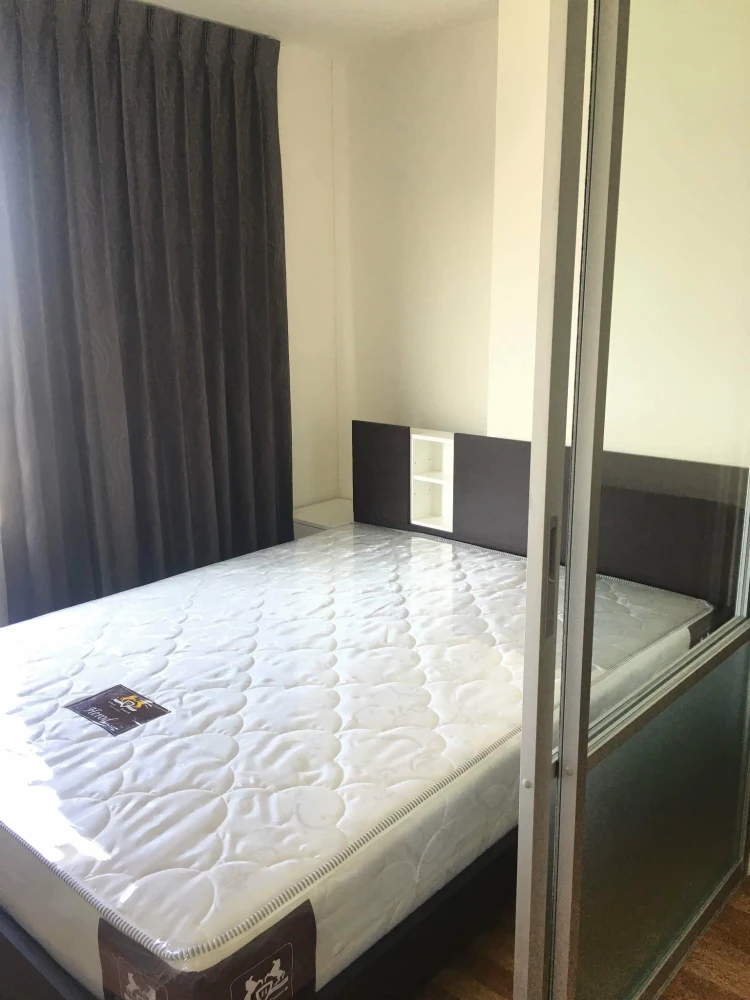 Studio apartment for rent at Lumpini Park Phetkasem 98. Fully furnished with complete amenities. Book now!