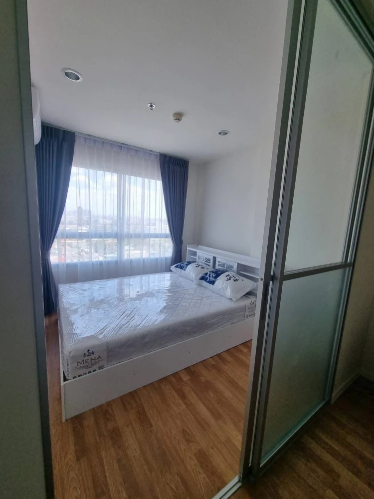 For rent Lumpini Park Phetkasem 98 1 bedroom 1 bathroom comes with furniture and complete facilities. Book now.