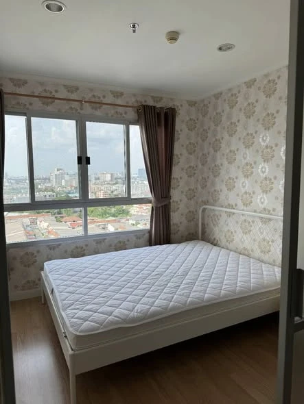 For rent: Lumpini Park Pinklao, high-floor unit, fully furnished. Book now!