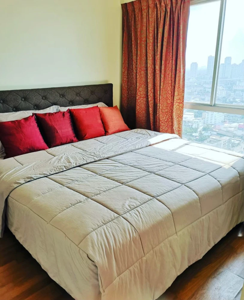 For rent: Lumpini Park Riverside - Rama 3, 1 bedroom, 1 bathroom, lots of usable space, beautiful Chao Phraya River view, reserve now!