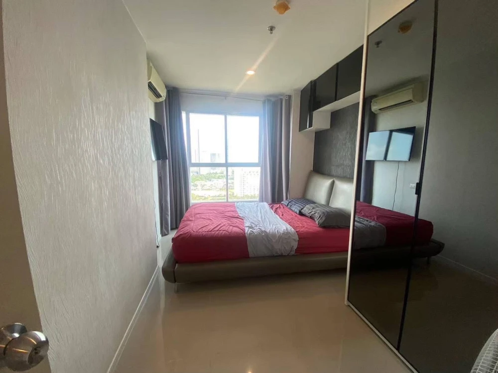 For rent Lumpini Parkbeach Jomtien 19th floor, spacious room, comfortable, comes with complete decoration, book now.
