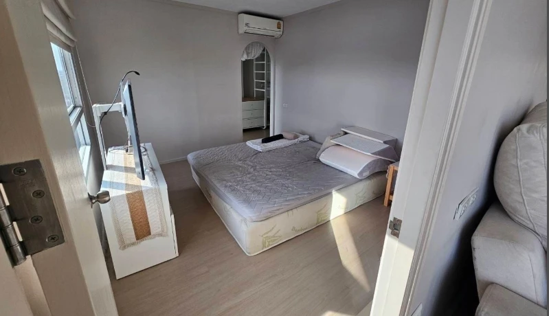 For rent: Lumpini Place Pinklao, 16th floor, high floor, fully furnished. Book now, don't wait!