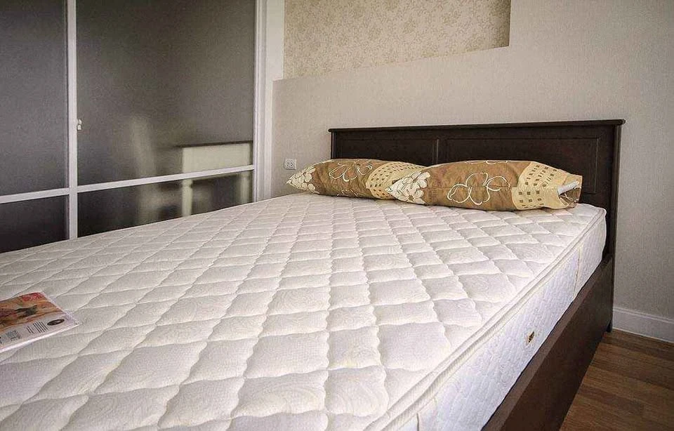 For rent: Lumpini Place Rama 9–Ratchada, high floor unit, fully furnished with all appliances. Book now before it's too late!!!