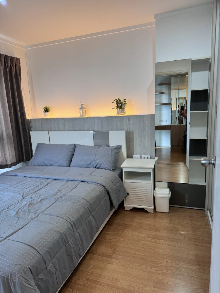 For rent: Lumpini Place Srinakarin-Huamak Station, 19th floor. Beautiful and comfortable room, fully furnished.