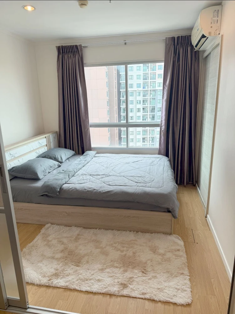 For rent: Lumpini Place Srinakarin-Huamak Station, good location, great view, near shopping mall, lots of food, fully furnished, ready to move in.