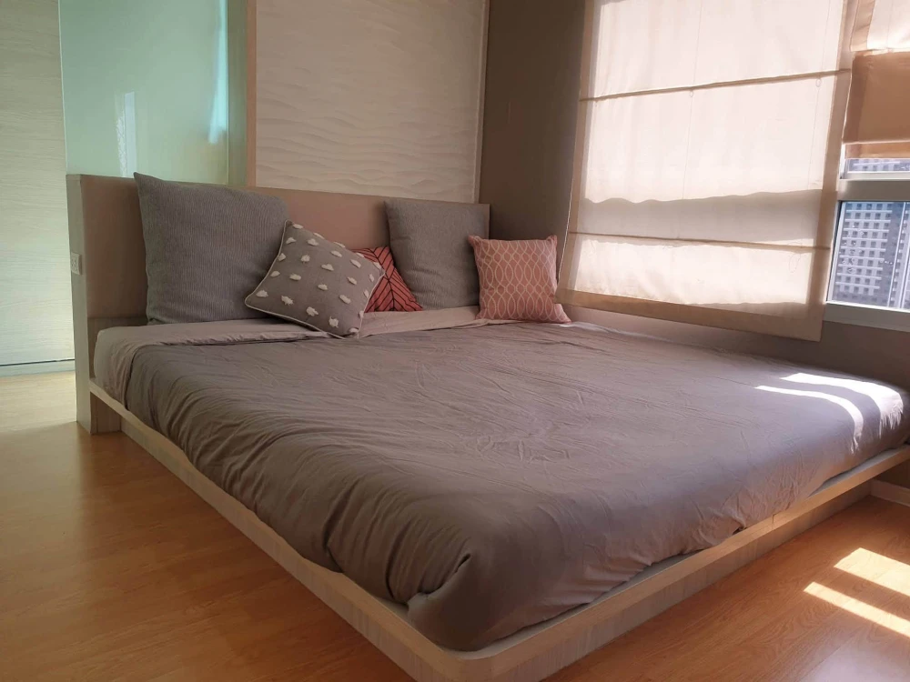 For rent: Lumpini Place Srinakarin-Huamak Station. A comfortable and fully furnished apartment.