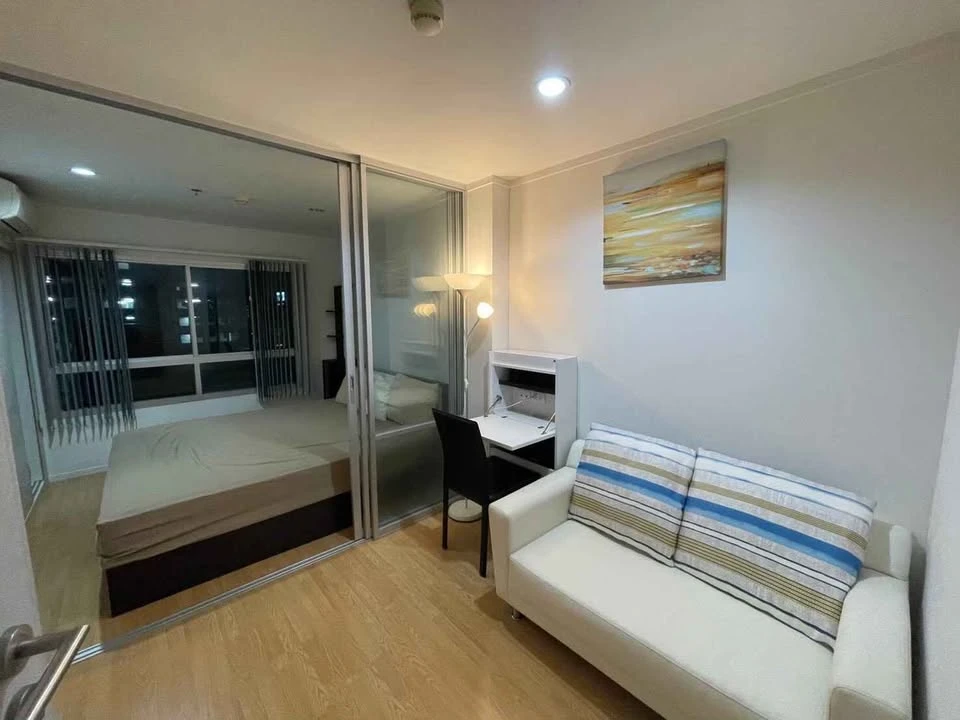 For rent: Lumpini Place Srinakarin-Huamak Station, ready to move in, fully furnished, just bring your bags.