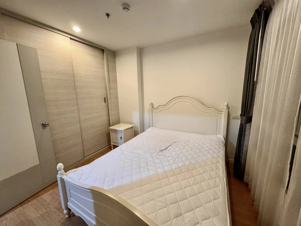 For rent: Lumpini Place Srinakarin-Huamak Station, 1 bedroom, 1 bathroom, fully furnished and equipped. Reserve now!