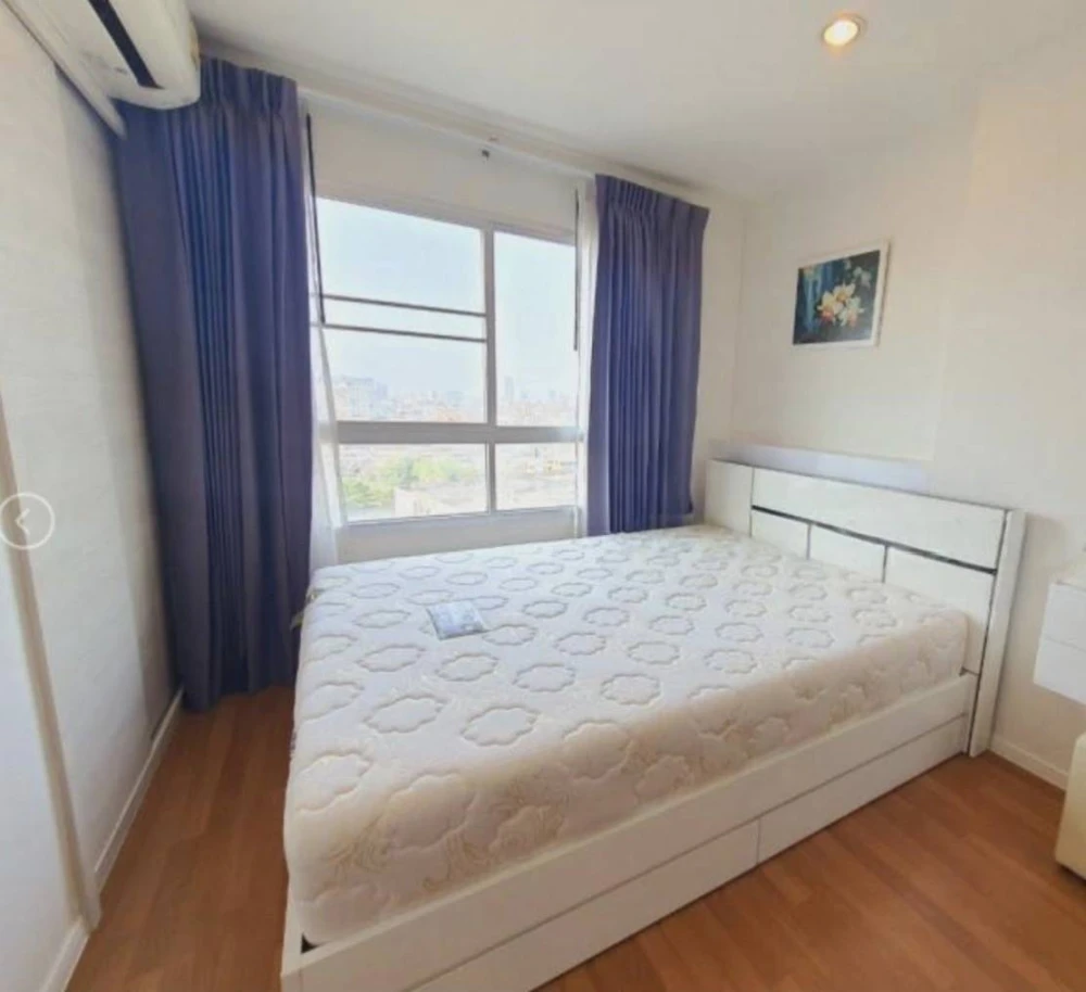 For rent: Lumpini Place Suksawat - Rama 2. Fully furnished room at an affordable price. High floor with good ventilation. Book now!