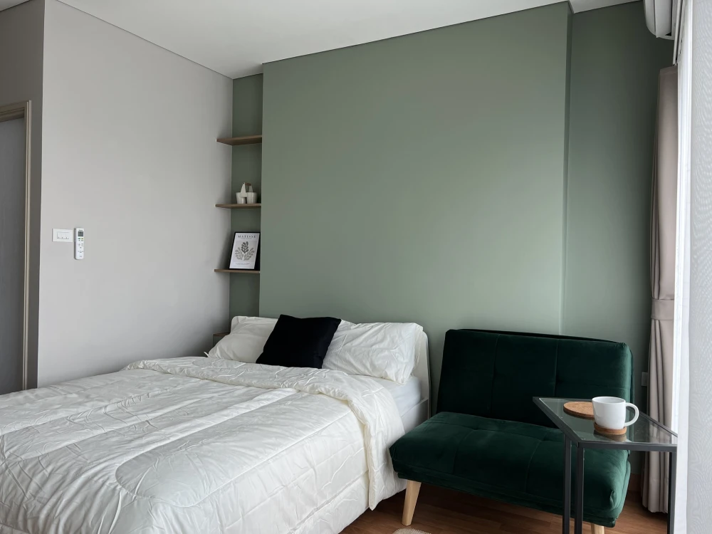 For rent: Lumpini Place Taopoon - Interchange, a comfortable room, decorated in a controlled tone, comes with complete furniture, book now.