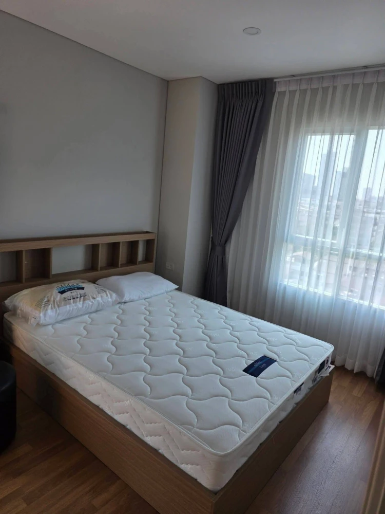 For rent: Lumpini Place Taopoon - Interchange, corner unit, bedroom not adjacent to any other unit, quiet, private, beautiful view. Don't miss out!