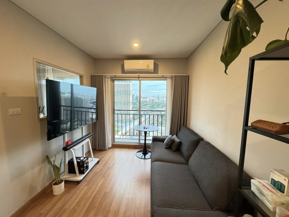 rent/sale Lumpini Place Taopoon - Interchange 1 bedroom, 1 bathroom, lots of usable space, comes with a large sofa, comfortable to sit on, book now.