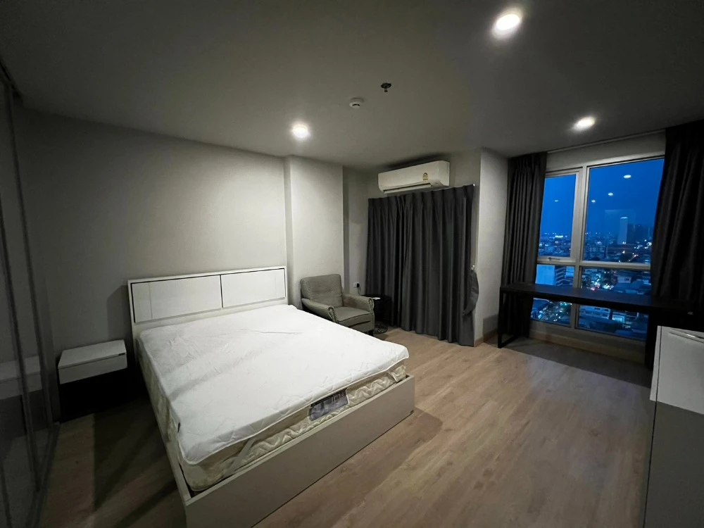 For rent: Lumpini Selected Sutthisan-Saphankwai, 17th floor, nice view room, fully furnished, ready to move in, book now.