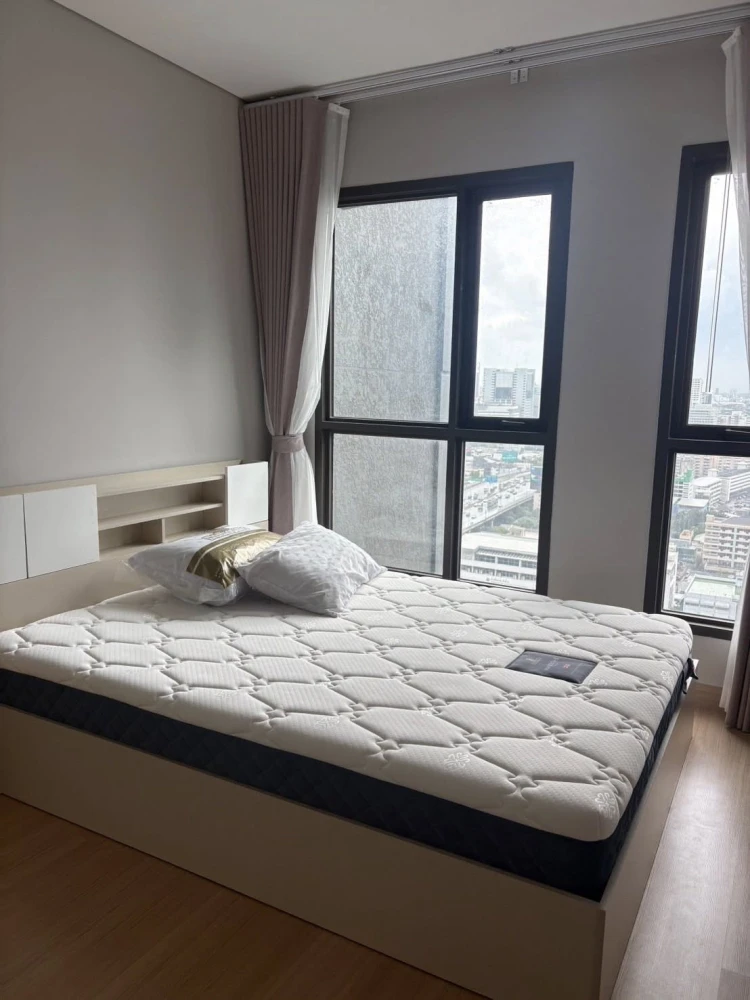 For rent: Lumpini Suite Dindaeng-Ratchaprarop, a comfortable room on a high floor, fully furnished, hurry and book now!!!