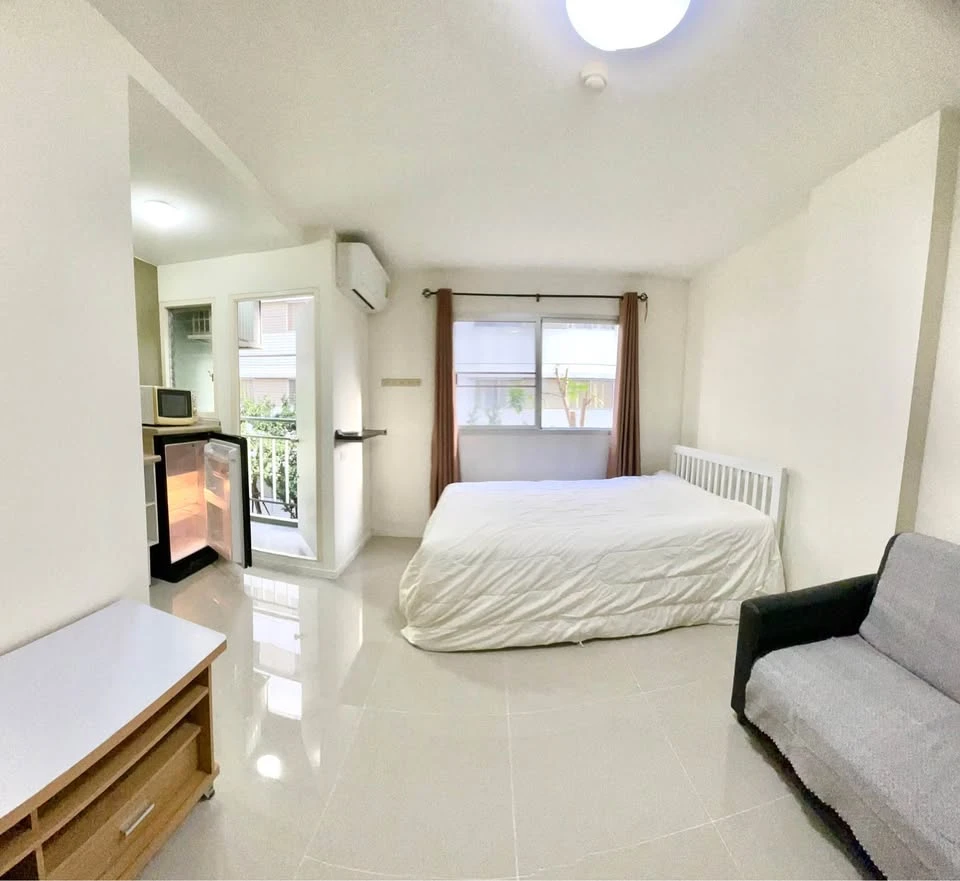 For rent: Lumpini Township Rangsit Klong 1, 2nd floor, fully furnished, nice to live in. Reserve now, don't miss out.