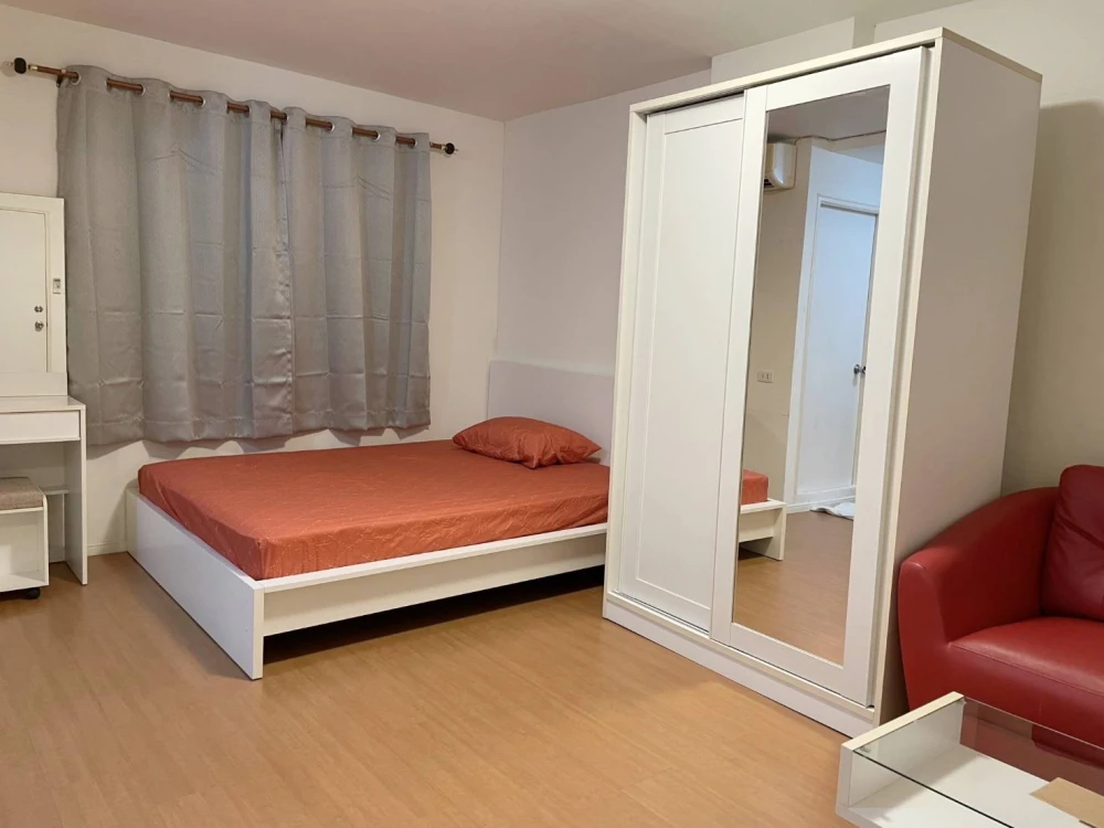 For rent: Lumpini Township Rangsit Klong 1, 4th floor, beautiful fully furnished unit. Book now!