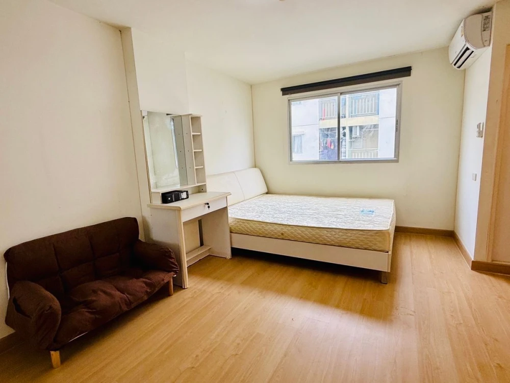 For rent: Lumpini Township Rangsit Klong 1, 6th floor, fully furnished, very livable. Book now!