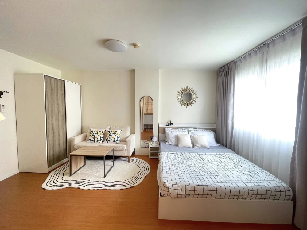 For rent: Lumpini Township Rangsit Klong 1, a lovely apartment on the 7th floor. Minimalist style decor. Just bring your suitcase and move in!