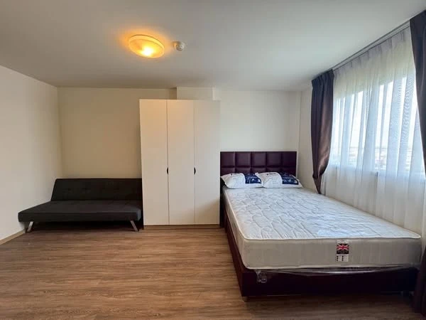 For rent: Lumpini Township Rangsit Klong 1, a nice room, comes with complete furniture and appliances. Don't miss it!