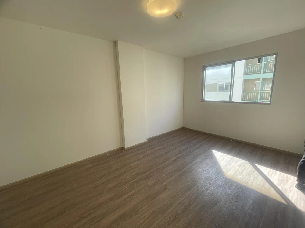 For rent: Lumpini Township Rangsit Klong 1, unfurnished unit, 6th floor. Great location, convenient transportation. Don't miss out!