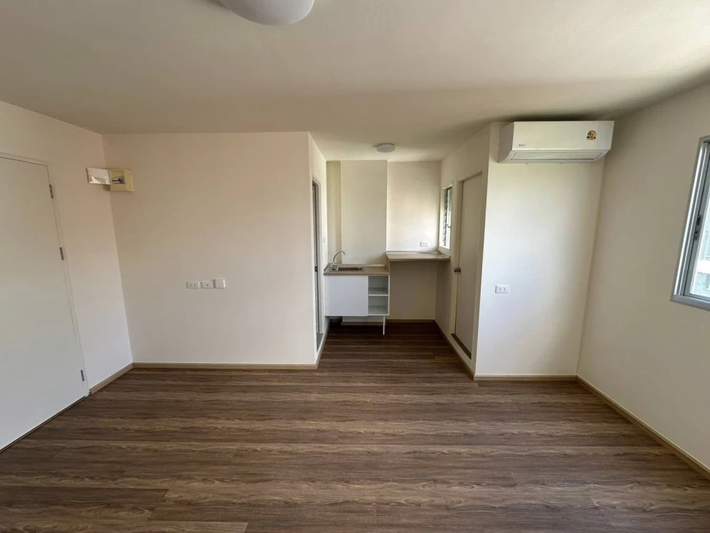 For rent: Lumpini Township Rangsit Klong 1, empty room, airy, good price, reserve now, hurry!
