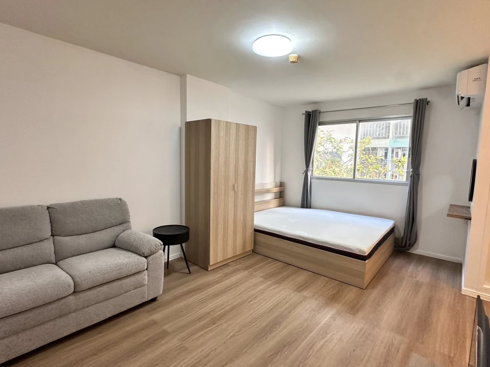 For rent: Lumpini Township Rangsit Klong 1, fully furnished apartment, very livable. Book now!