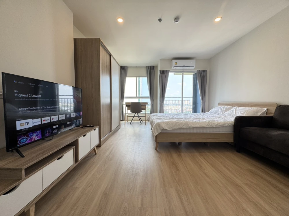 For rent: Lumpini Ville Chaengwattana 17, high floor unit, fully furnished. Book now!